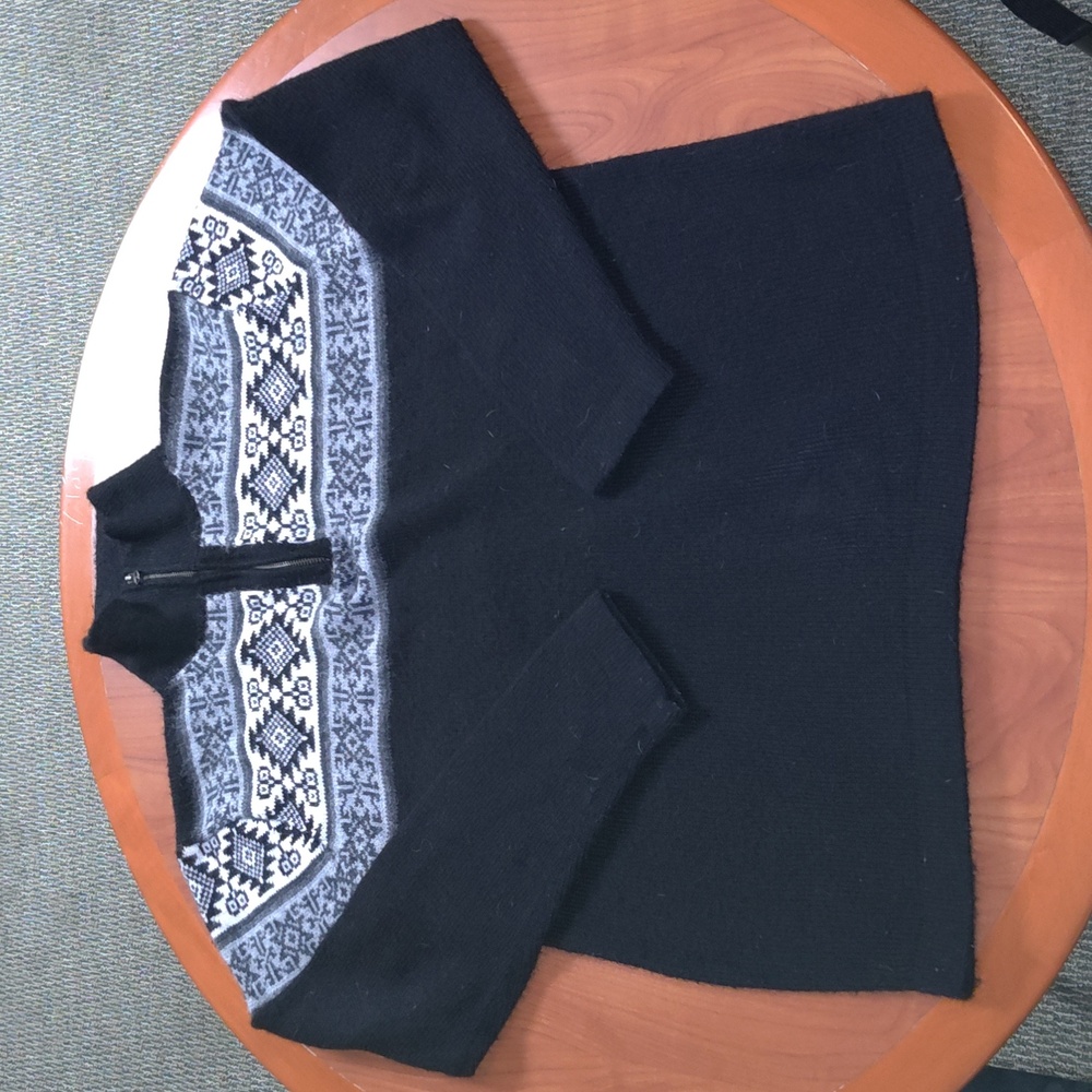 Artesania Men’s Sweater - 85% Acrylic 15% Alpaca Size M